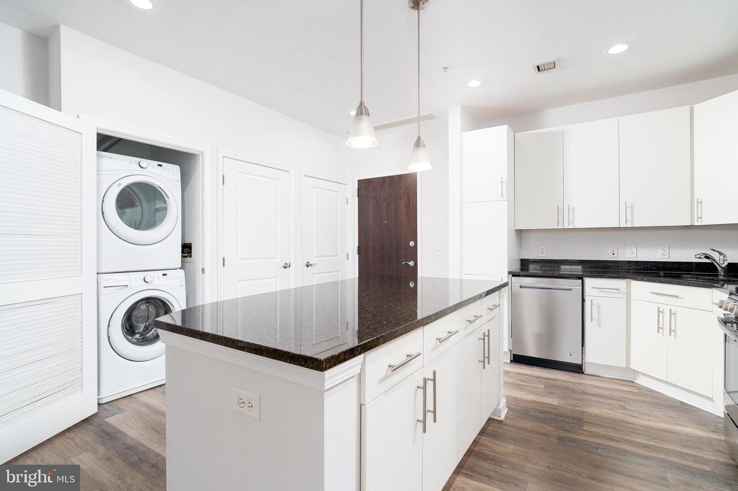 444 W BROAD ST #401, FALLS CHURCH, Virginia 22046, 2 Bedrooms Bedrooms, ,2 BathroomsBathrooms,Residential,For sale,444 W BROAD ST #401,VAFA2003364 MLS # VAFA2003364