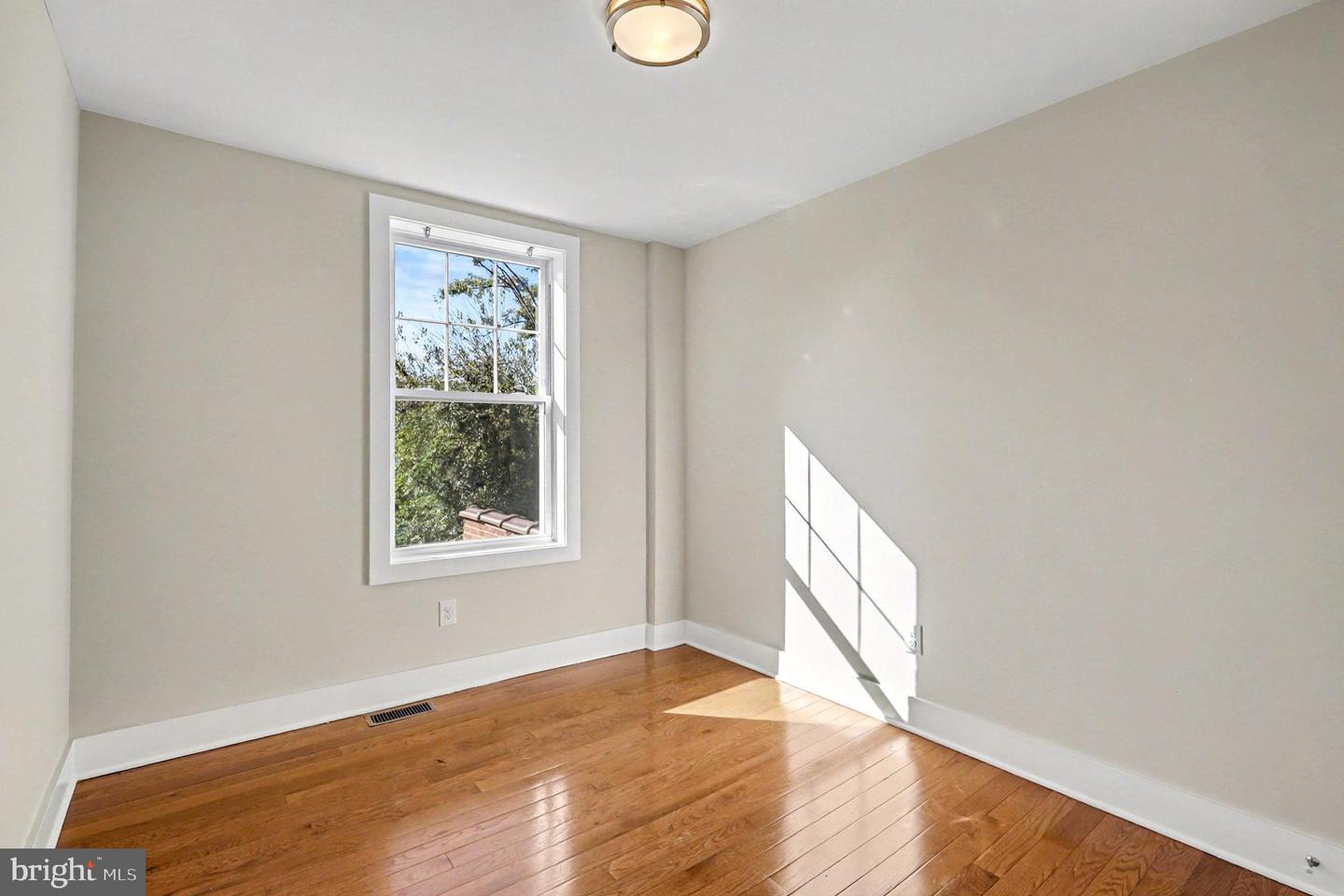 1719 FRANKFORD ST SE, WASHINGTON, District Of Columbia 20020, 4 Bedrooms Bedrooms, ,2 BathroomsBathrooms,Residential,For sale,1719 FRANKFORD ST SE,DCDC2228274 MLS # DCDC2228274