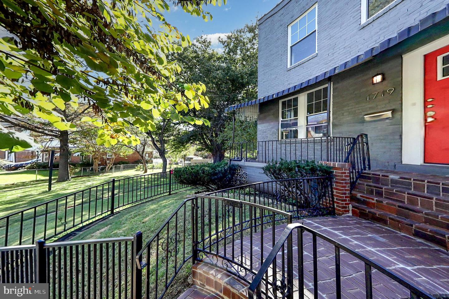1719 FRANKFORD ST SE, WASHINGTON, District Of Columbia 20020, 4 Bedrooms Bedrooms, ,2 BathroomsBathrooms,Residential,For sale,1719 FRANKFORD ST SE,DCDC2228274 MLS # DCDC2228274