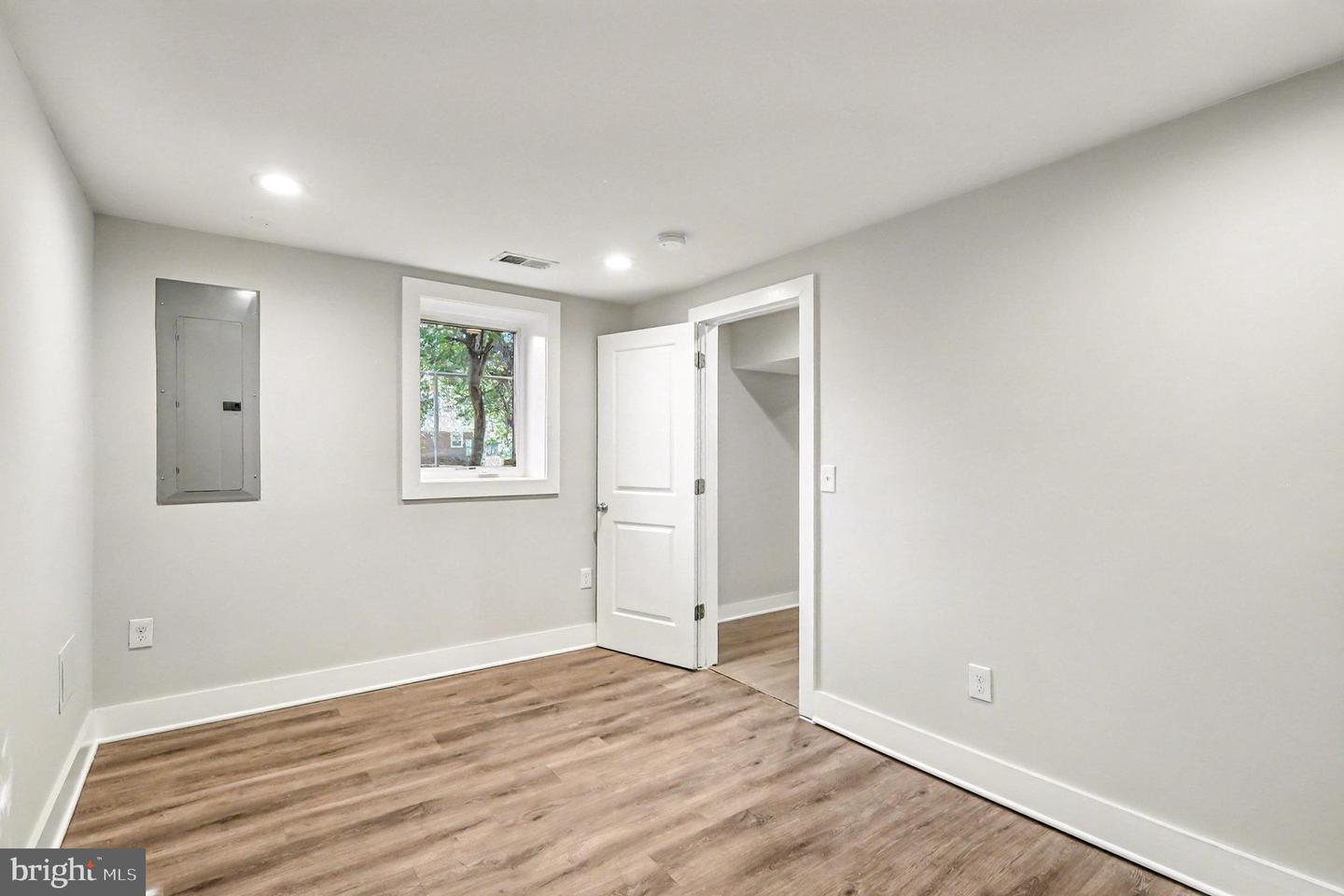 1719 FRANKFORD ST SE, WASHINGTON, District Of Columbia 20020, 4 Bedrooms Bedrooms, ,2 BathroomsBathrooms,Residential,For sale,1719 FRANKFORD ST SE,DCDC2228274 MLS # DCDC2228274
