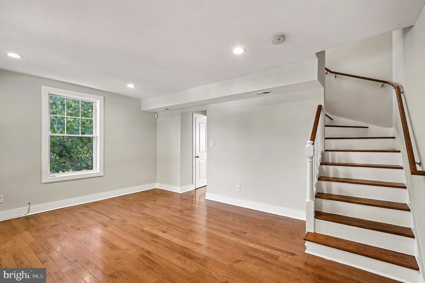 1719 FRANKFORD ST SE, WASHINGTON, District Of Columbia 20020, 4 Bedrooms Bedrooms, ,2 BathroomsBathrooms,Residential,For sale,1719 FRANKFORD ST SE,DCDC2228274 MLS # DCDC2228274