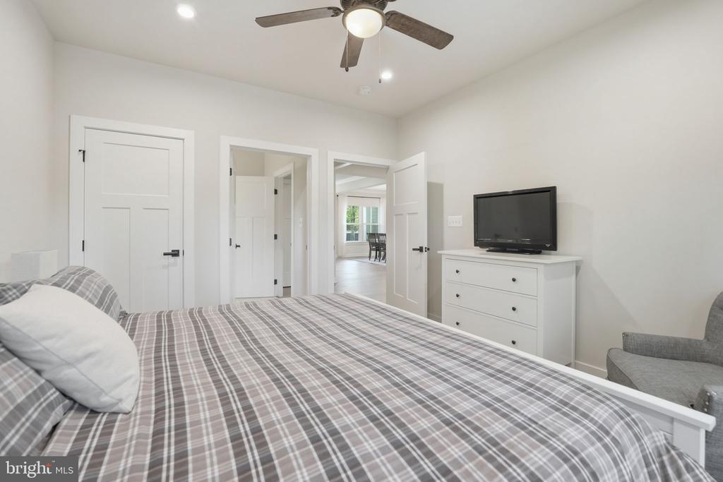 11202 PRESWICK LN, SPOTSYLVANIA, Virginia 22551, 7 Bedrooms Bedrooms, ,5 BathroomsBathrooms,Residential,11202 PRESWICK LN,VASP2036546 MLS # VASP2036546