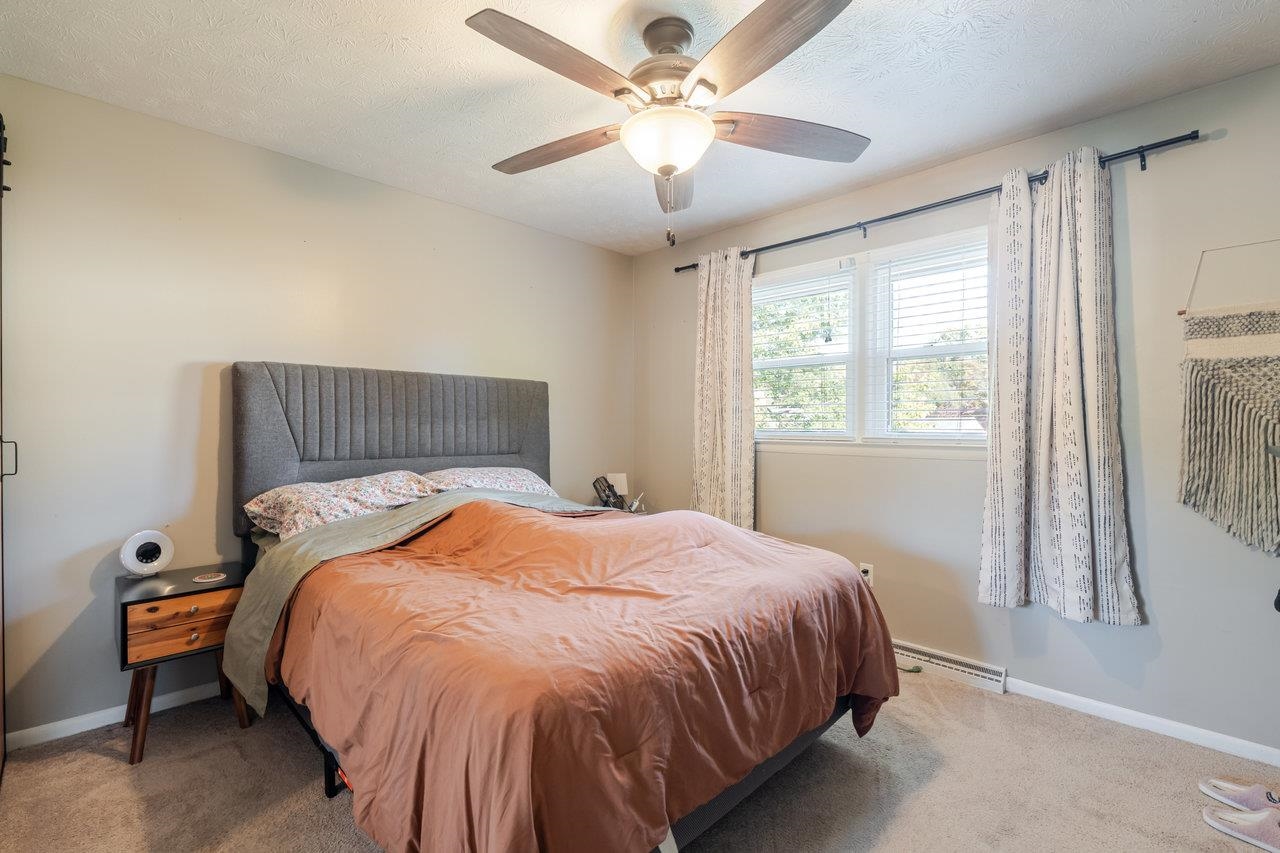 316 THOMAS ST, STAUNTON, Virginia 24401, 3 Bedrooms Bedrooms, ,2 BathroomsBathrooms,Residential,316 THOMAS ST,670285 MLS # 670285