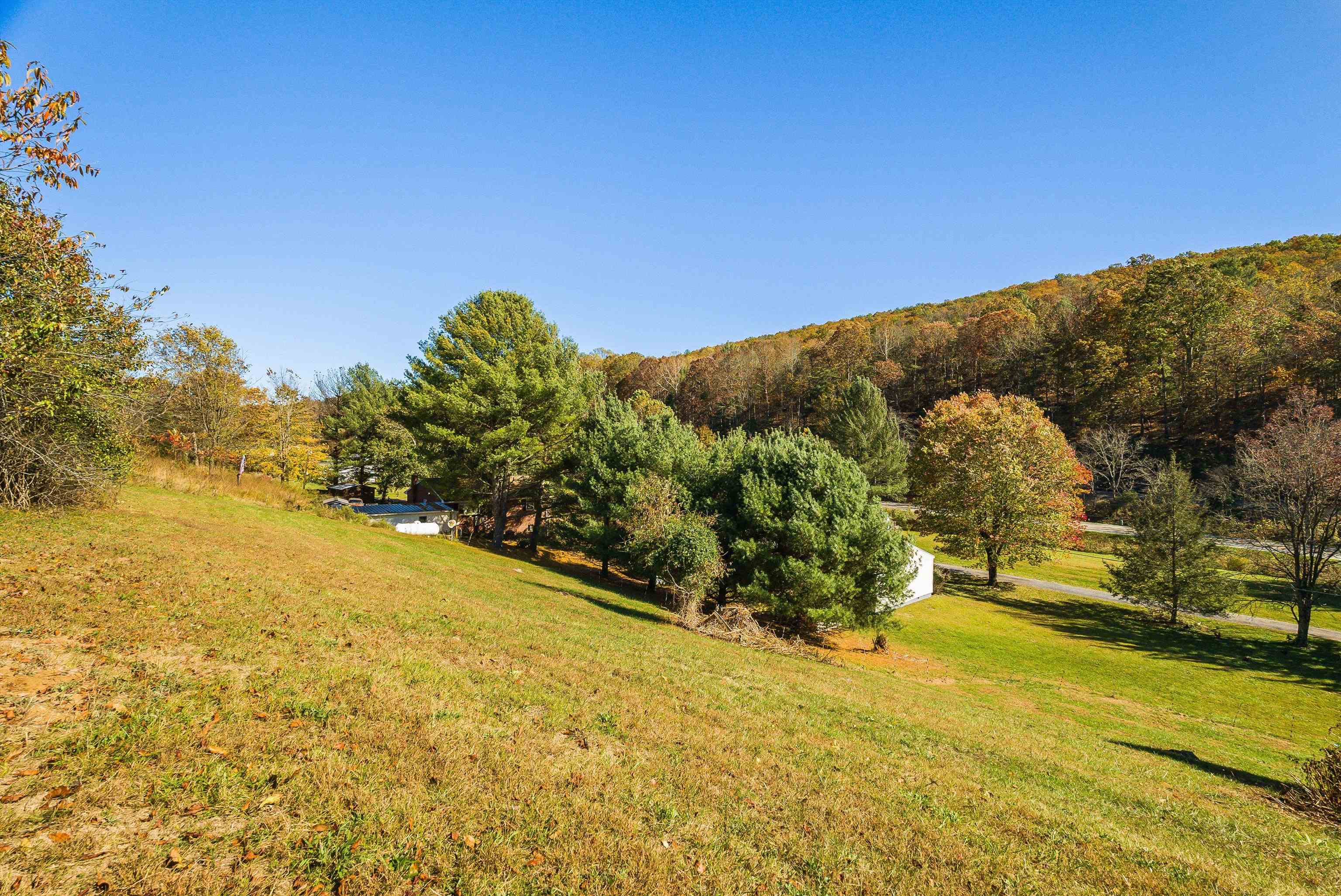 13 JEFF GORDON'S LN, GOSHEN, Virginia 24439, 3 Bedrooms Bedrooms, ,1 BathroomBathrooms,Residential,13 JEFF GORDON'S LN,670291 MLS # 670291