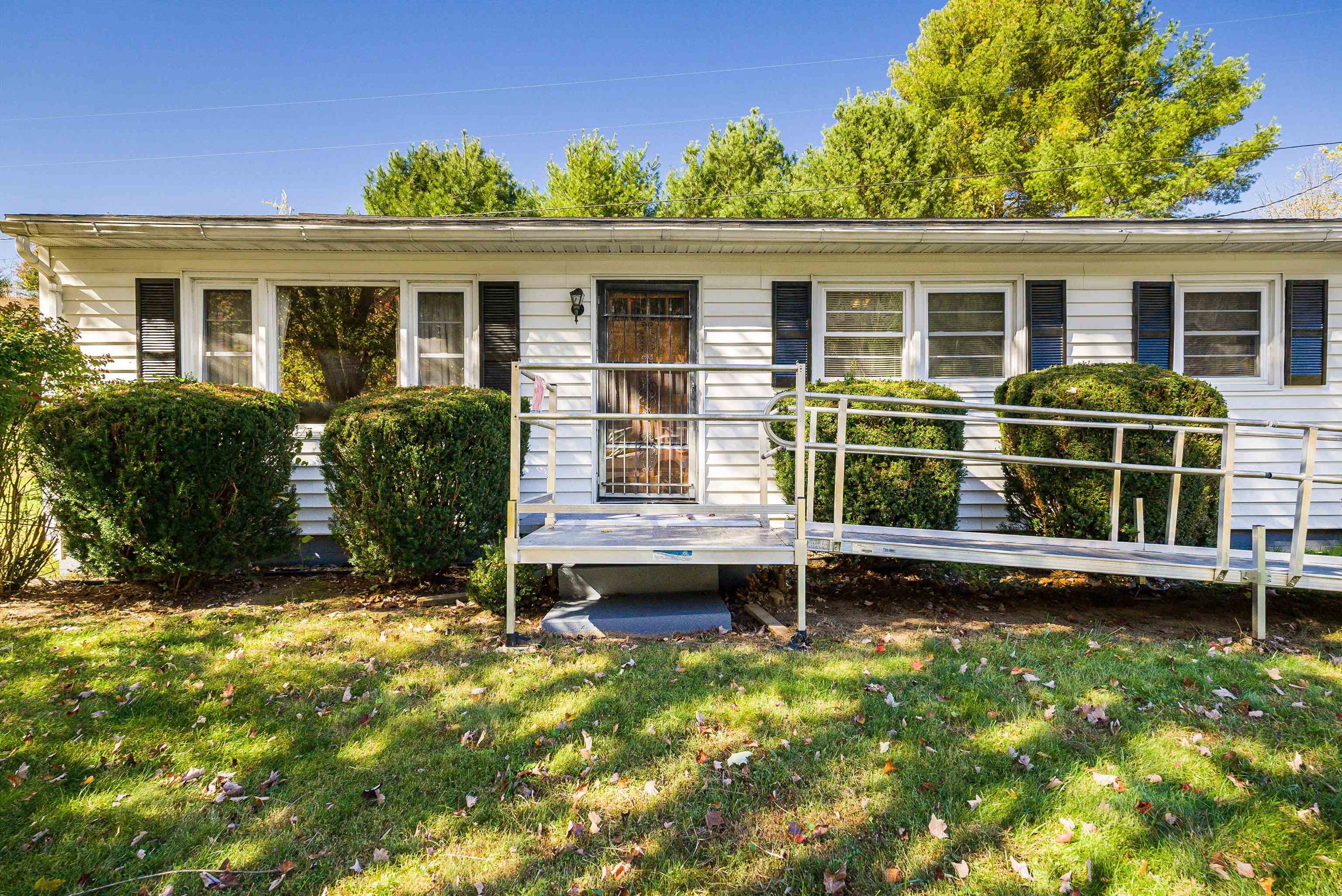 13 JEFF GORDON'S LN, GOSHEN, Virginia 24439, 3 Bedrooms Bedrooms, ,1 BathroomBathrooms,Residential,13 JEFF GORDON'S LN,670291 MLS # 670291