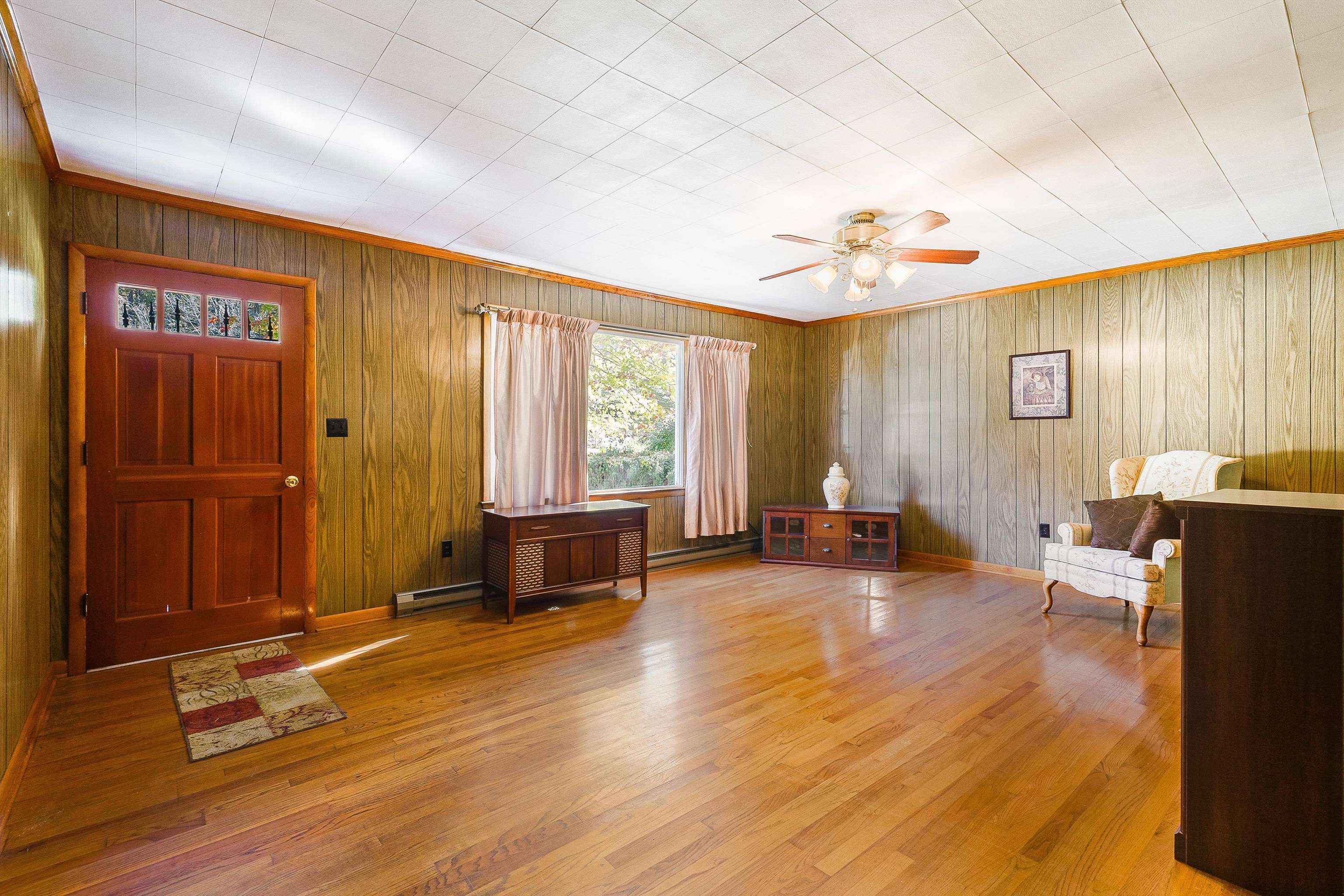 13 JEFF GORDON'S LN, GOSHEN, Virginia 24439, 3 Bedrooms Bedrooms, ,1 BathroomBathrooms,Residential,13 JEFF GORDON'S LN,670291 MLS # 670291