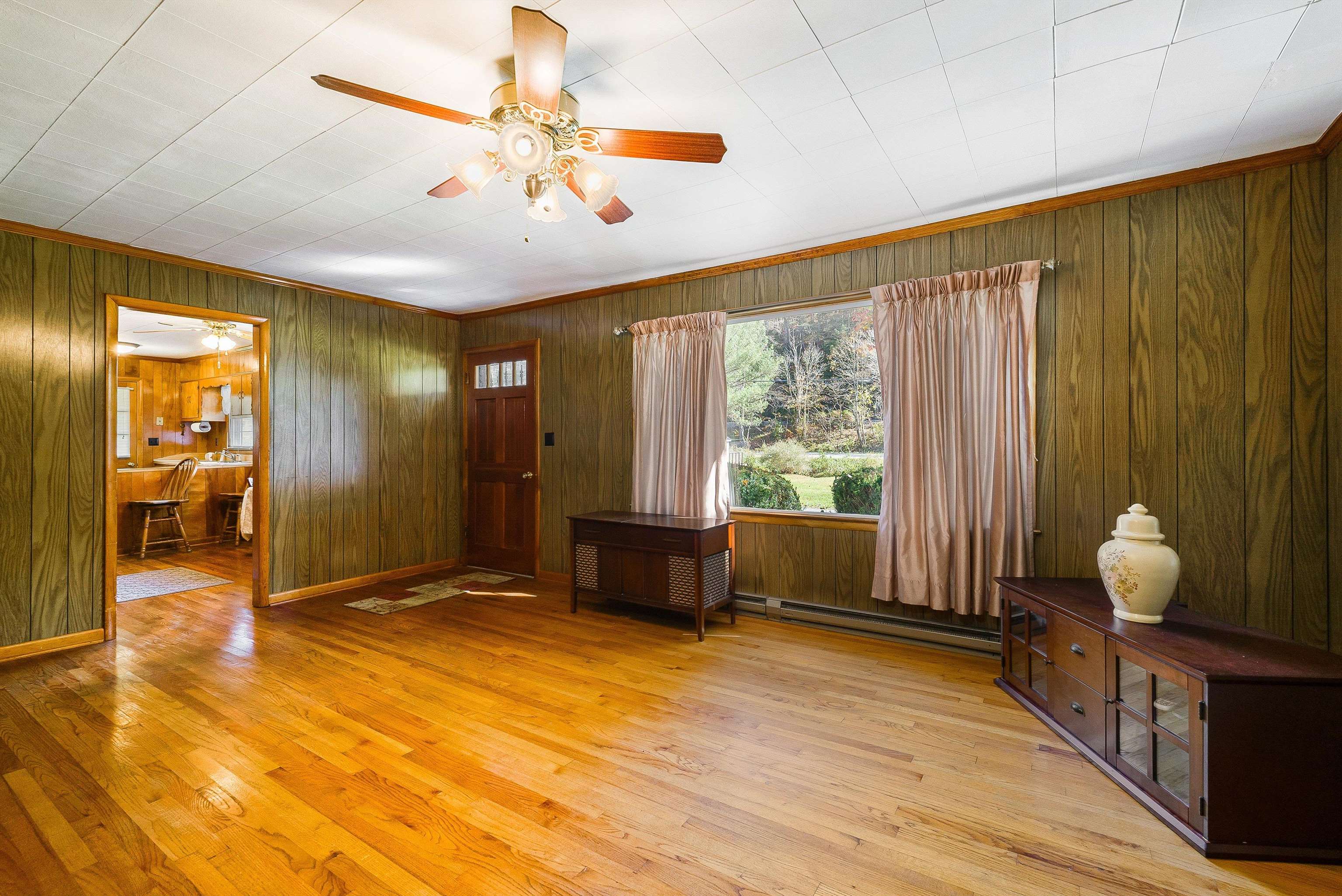 13 JEFF GORDON'S LN, GOSHEN, Virginia 24439, 3 Bedrooms Bedrooms, ,1 BathroomBathrooms,Residential,13 JEFF GORDON'S LN,670291 MLS # 670291