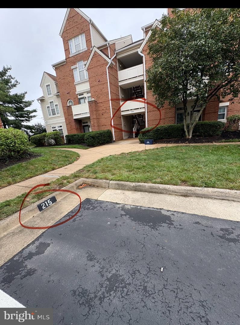 6864-F BRINDLE HEATH WAY #208, ALEXANDRIA, Virginia 22315, 2 Bedrooms Bedrooms, ,2 BathroomsBathrooms,Residential,For sale,6864-F BRINDLE HEATH WAY #208,VAFX2263240 MLS # VAFX2263240