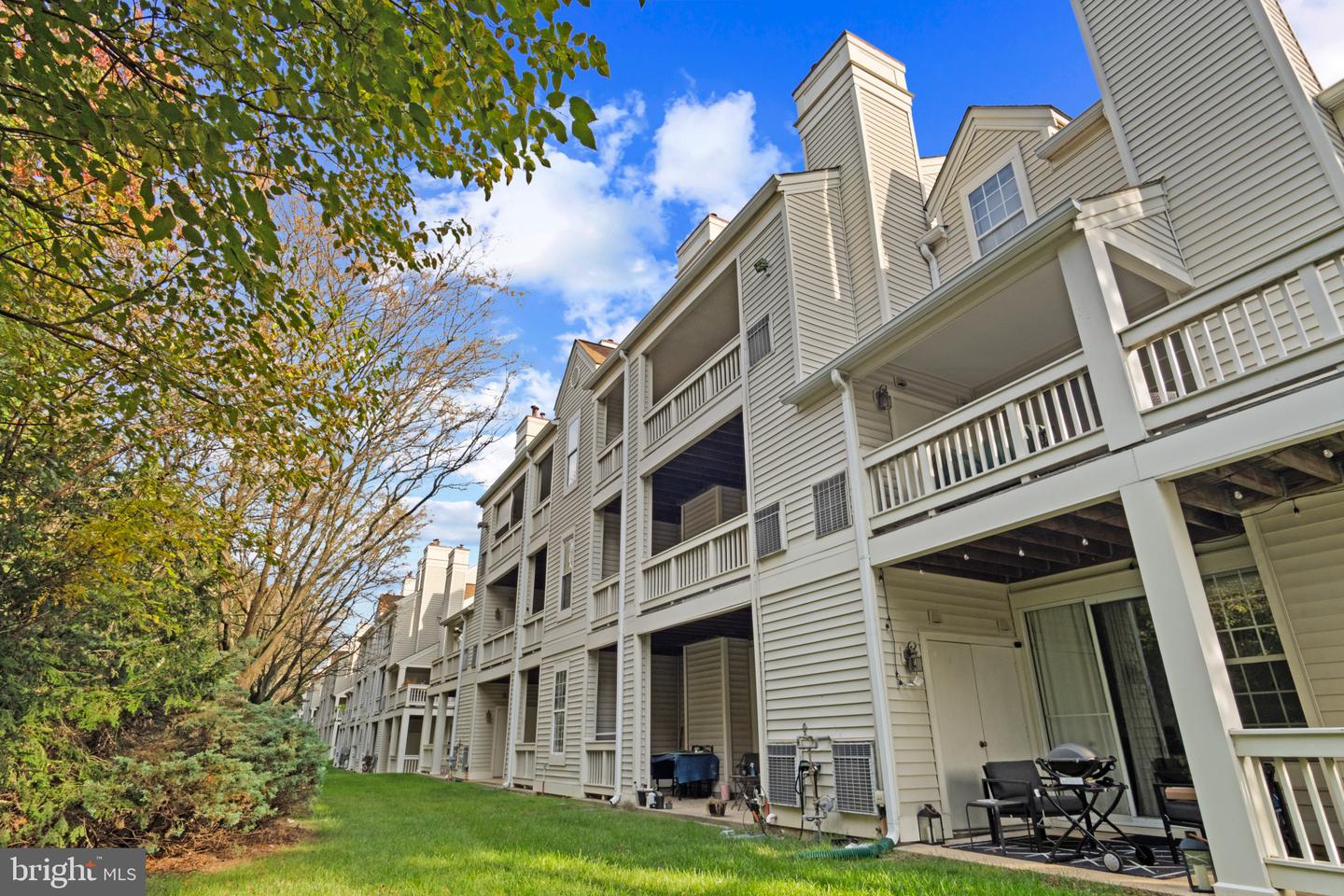 6864-F BRINDLE HEATH WAY #208, ALEXANDRIA, Virginia 22315, 2 Bedrooms Bedrooms, ,2 BathroomsBathrooms,Residential,For sale,6864-F BRINDLE HEATH WAY #208,VAFX2263240 MLS # VAFX2263240