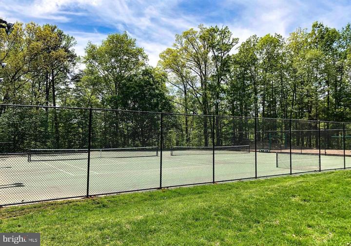 6864-F BRINDLE HEATH WAY #208, ALEXANDRIA, Virginia 22315, 2 Bedrooms Bedrooms, ,2 BathroomsBathrooms,Residential,For sale,6864-F BRINDLE HEATH WAY #208,VAFX2263240 MLS # VAFX2263240