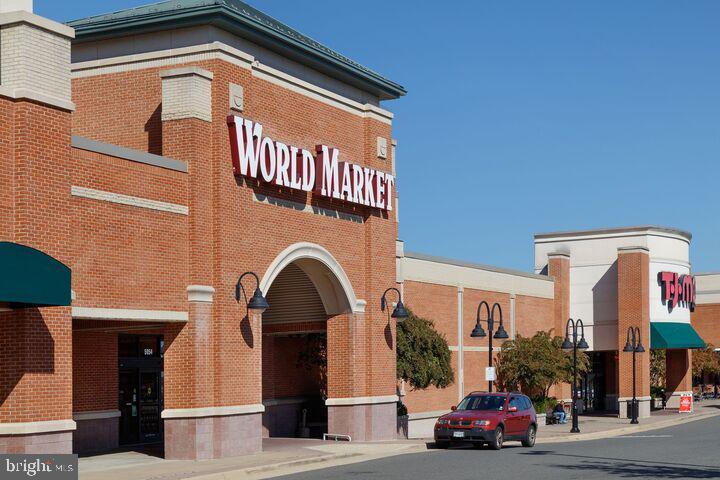 6864-F BRINDLE HEATH WAY #208, ALEXANDRIA, Virginia 22315, 2 Bedrooms Bedrooms, ,2 BathroomsBathrooms,Residential,For sale,6864-F BRINDLE HEATH WAY #208,VAFX2263240 MLS # VAFX2263240