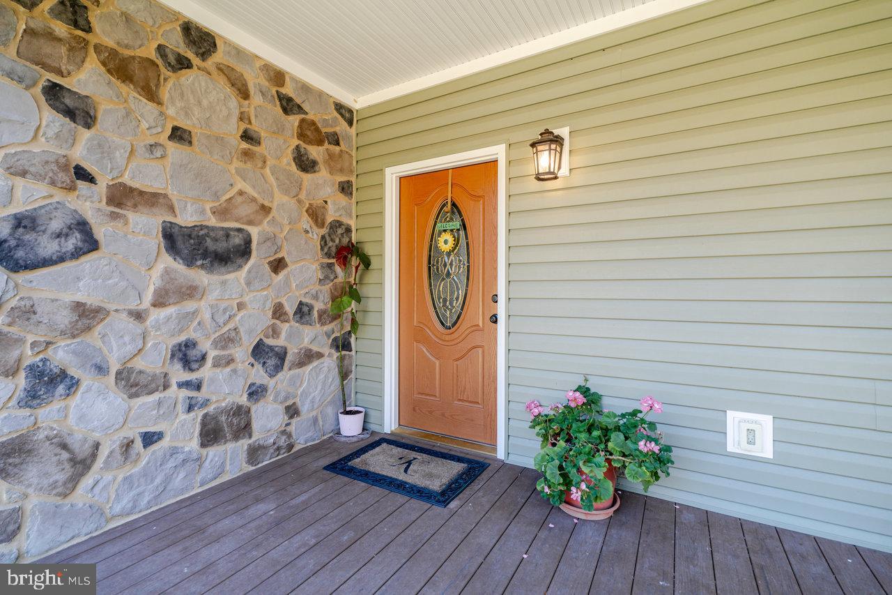 333 WHIPPOORWILL LN, LURAY, Virginia 22835, 2 Bedrooms Bedrooms, 9 Rooms Rooms,2 BathroomsBathrooms,Residential,For sale,333 WHIPPOORWILL LN,VAPA2005350 MLS # VAPA2005350