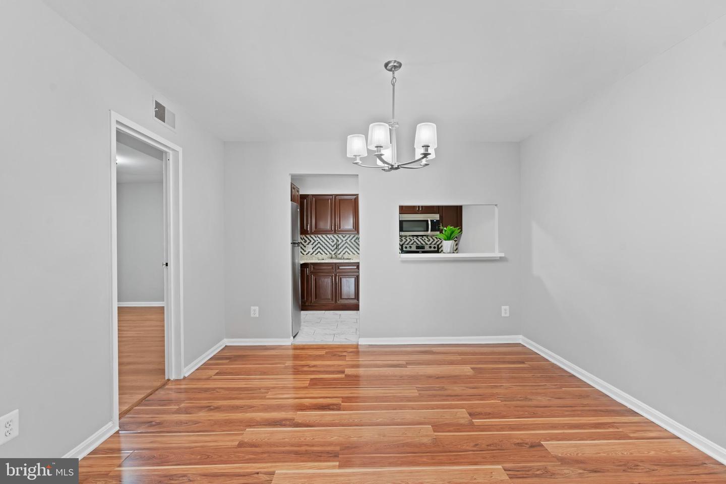 6155 EDSALL RD. RD #B, ALEXANDRIA, Virginia 22304, 2 Bedrooms Bedrooms, 3 Rooms Rooms,1 BathroomBathrooms,Residential,For sale,6155 EDSALL RD. RD #B,VAAX2049520 MLS # VAAX2049520