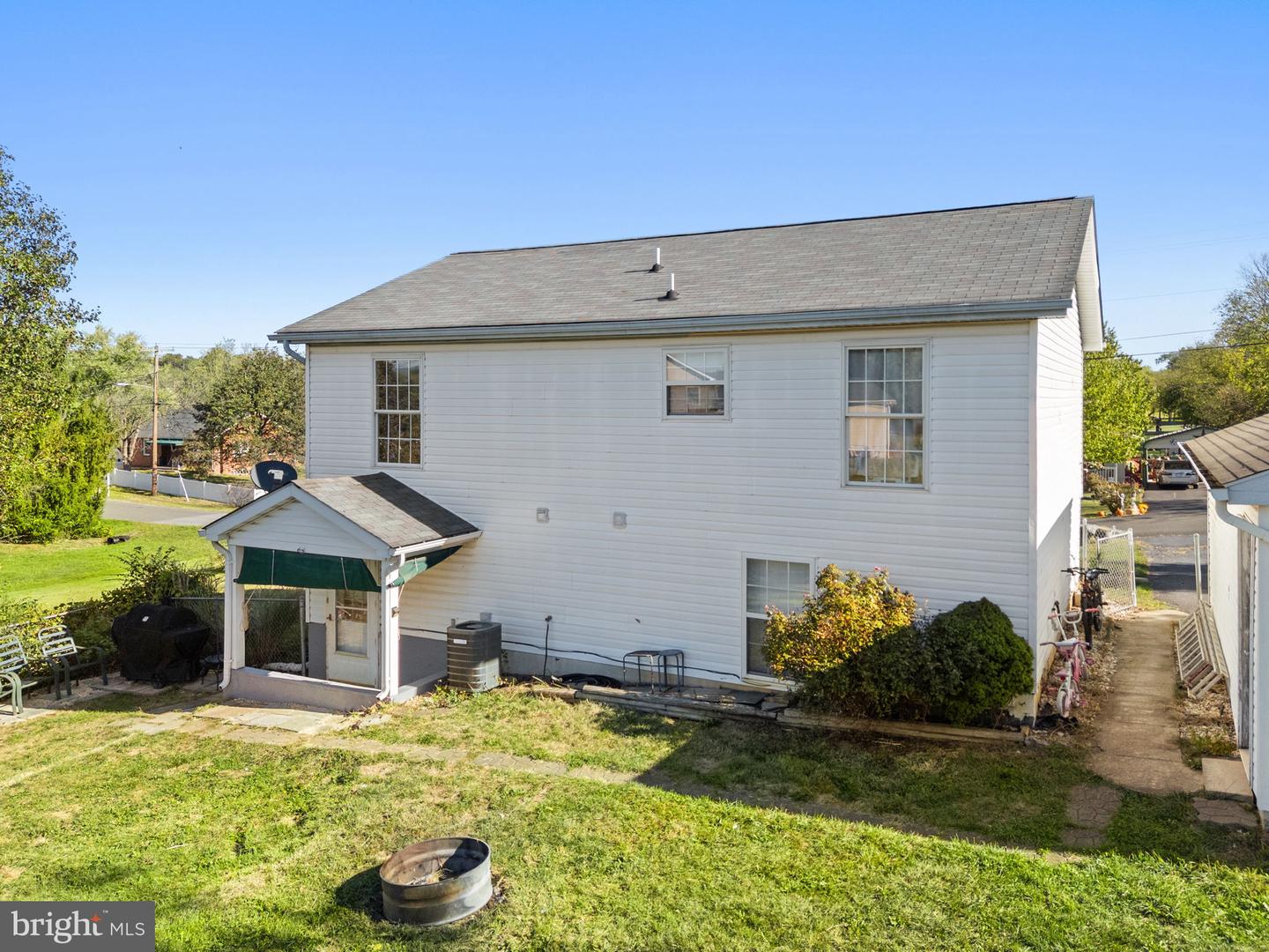 2425 THIRD ST, MIDDLETOWN, Virginia 22645, 4 Bedrooms Bedrooms, ,2 BathroomsBathrooms,Residential,For sale,2425 THIRD ST,VAFV2037320 MLS # VAFV2037320