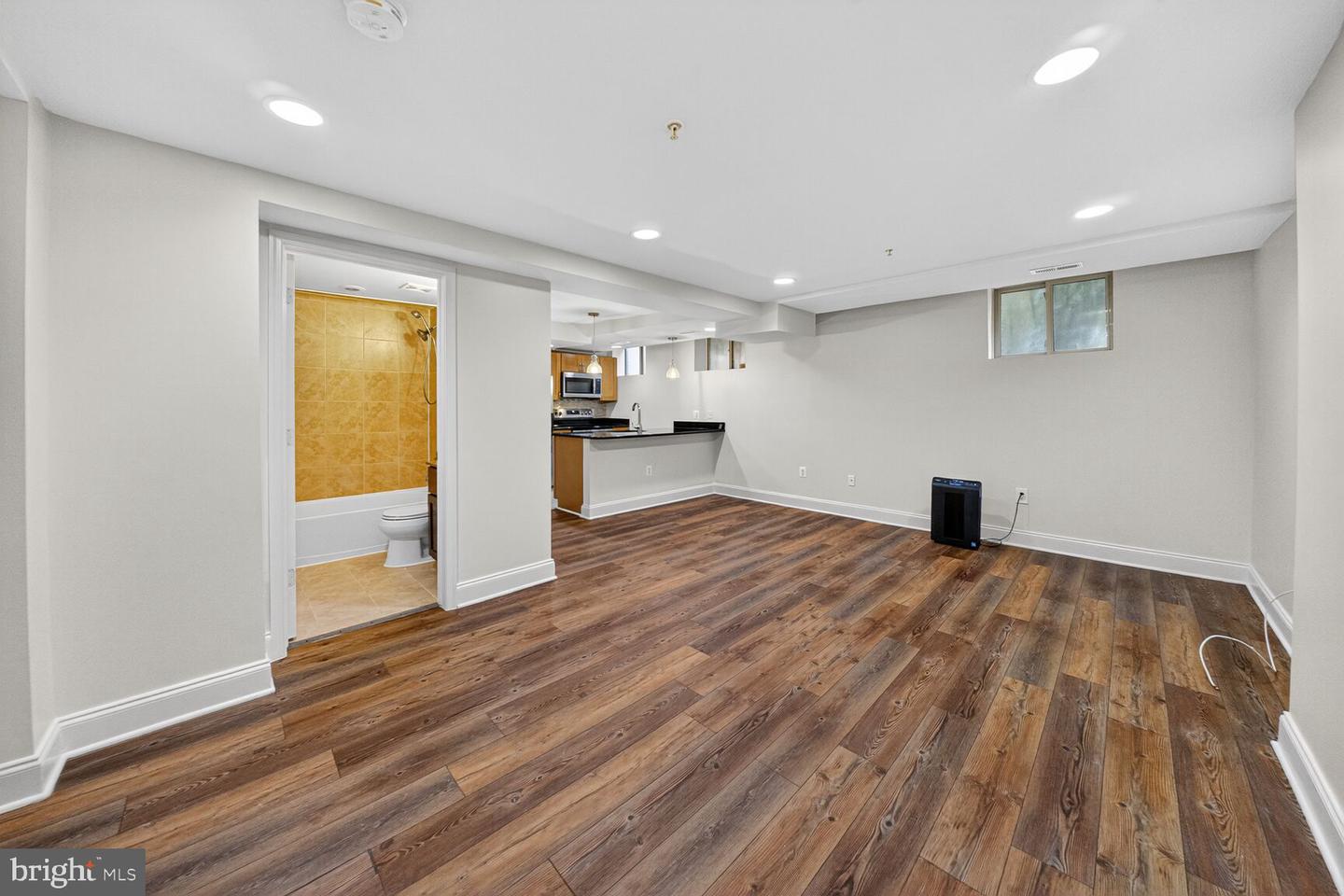 5407 9TH ST NW #8, WASHINGTON, District Of Columbia 20011, 1 Bedroom Bedrooms, ,1 BathroomBathrooms,Residential,For sale,5407 9TH ST NW #8,DCDC2226928 MLS # DCDC2226928