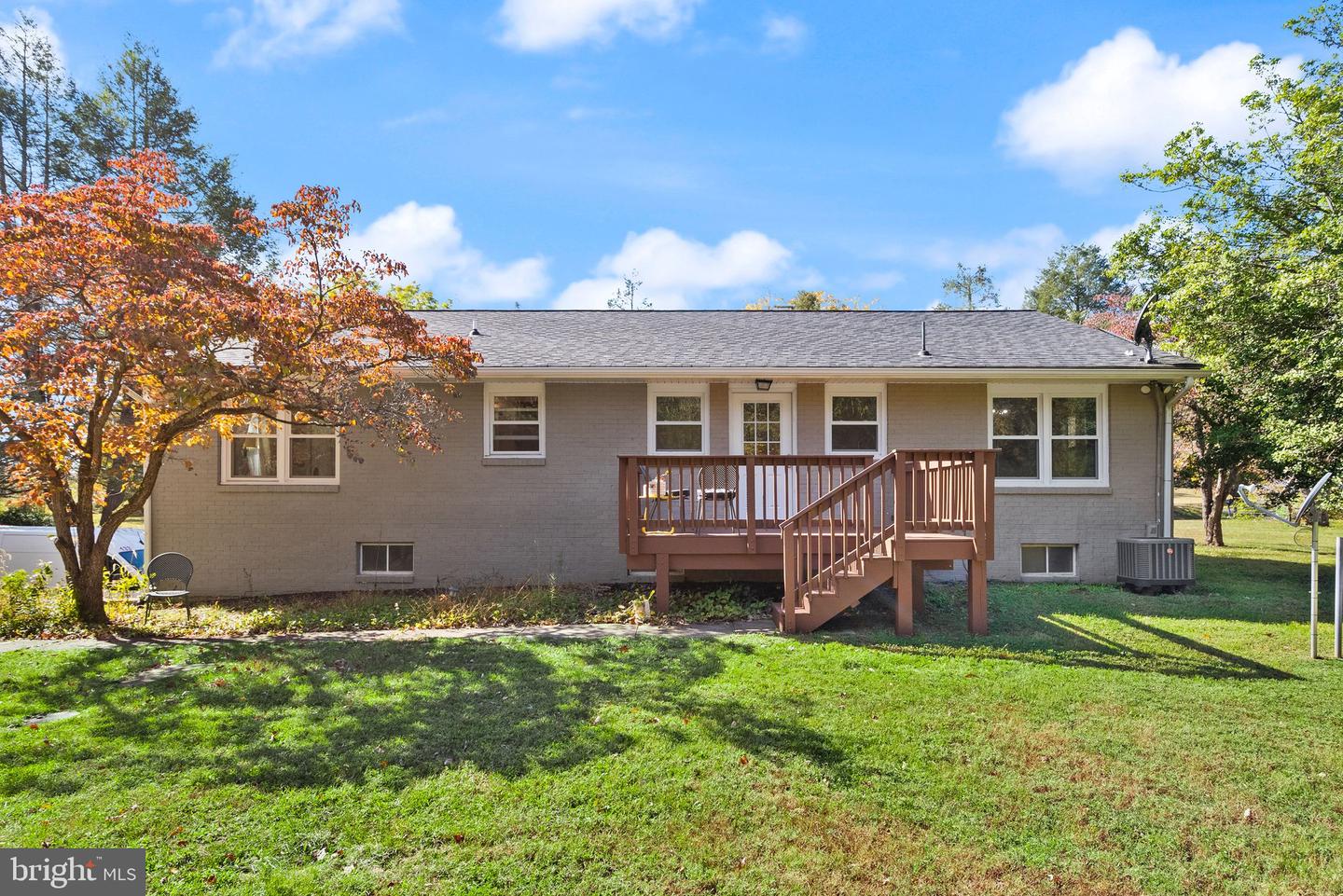 5426 GERMANTOWN RD, MIDLAND, Virginia 22728, 3 Bedrooms Bedrooms, ,2 BathroomsBathrooms,Residential,For sale,5426 GERMANTOWN RD,VAFQ2019424 MLS # VAFQ2019424