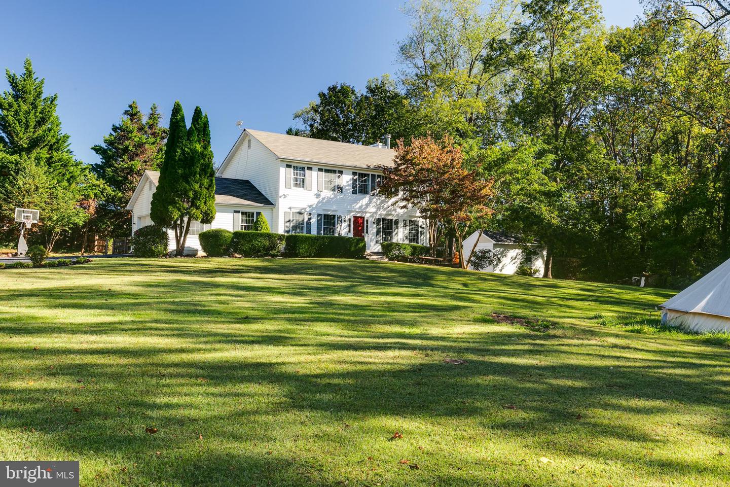 7286 RIDGEDALE DR, WARRENTON, Virginia 20186, 4 Bedrooms Bedrooms, ,3 BathroomsBathrooms,Residential,For sale,7286 RIDGEDALE DR,VAFQ2019426 MLS # VAFQ2019426
