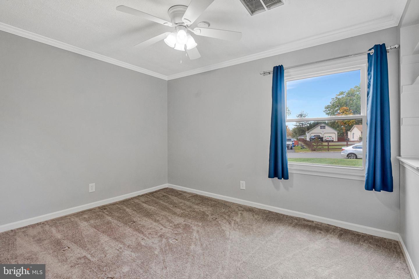 202 N FIR CT, STERLING, Virginia 20164, 3 Bedrooms Bedrooms, 5 Rooms Rooms,2 BathroomsBathrooms,Residential,For sale,202 N FIR CT,VALO2109164 MLS # VALO2109164