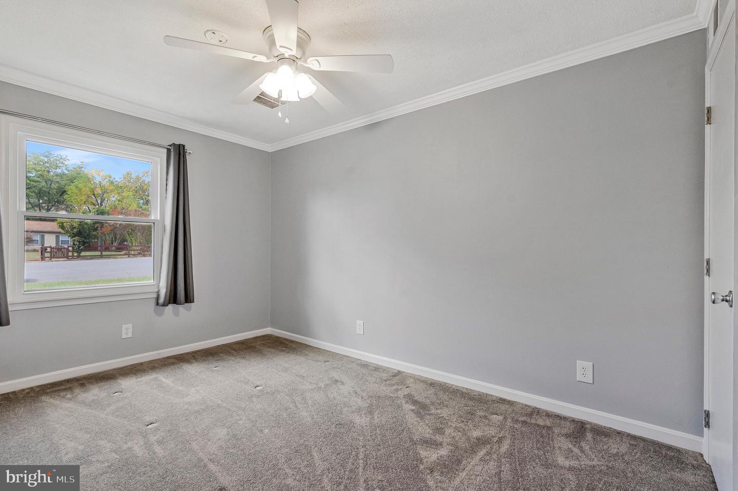 202 N FIR CT, STERLING, Virginia 20164, 3 Bedrooms Bedrooms, 5 Rooms Rooms,2 BathroomsBathrooms,Residential,For sale,202 N FIR CT,VALO2109164 MLS # VALO2109164