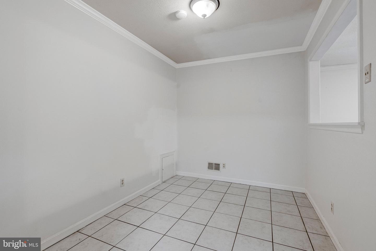 202 N FIR CT, STERLING, Virginia 20164, 3 Bedrooms Bedrooms, 5 Rooms Rooms,2 BathroomsBathrooms,Residential,For sale,202 N FIR CT,VALO2109164 MLS # VALO2109164