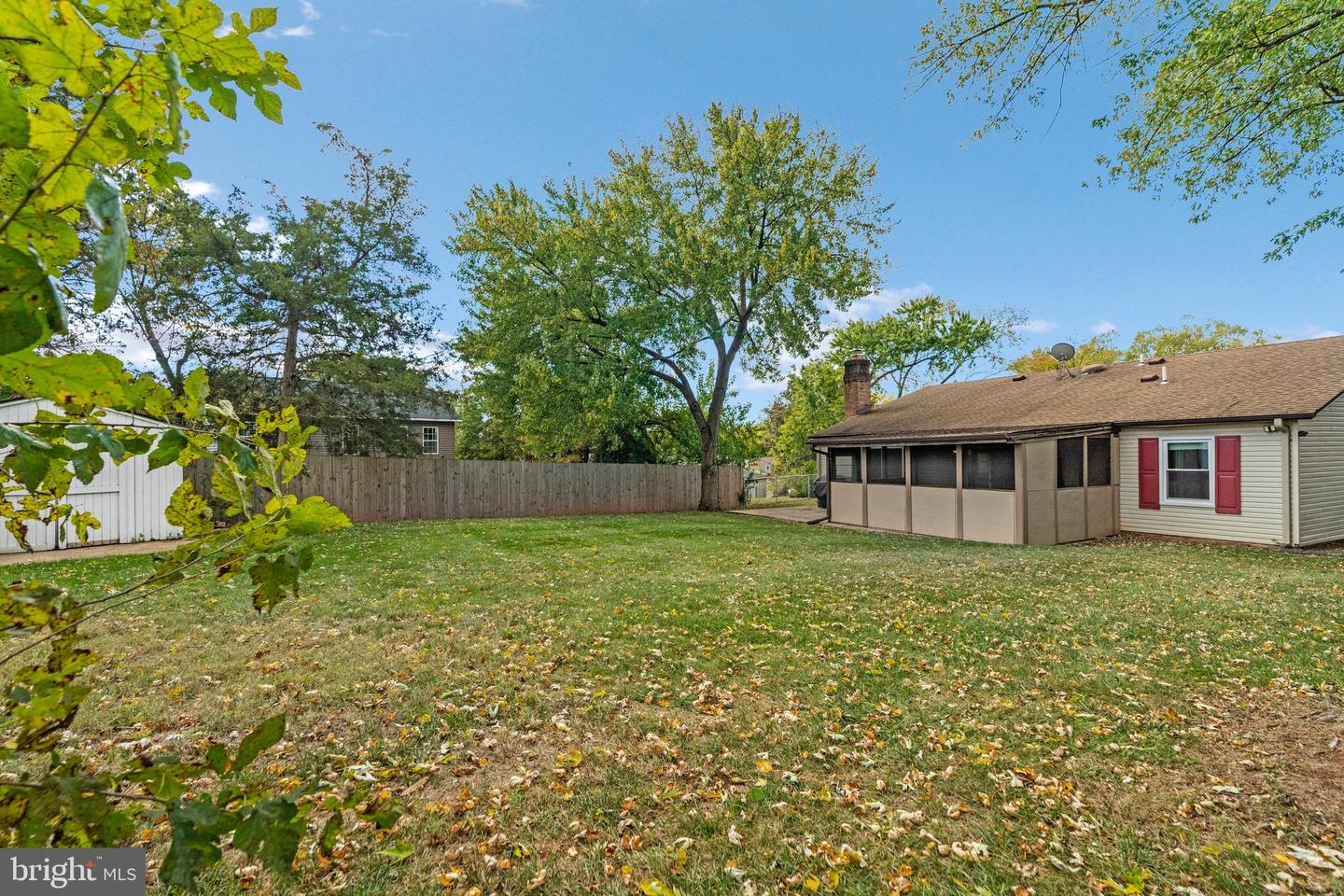 202 N FIR CT, STERLING, Virginia 20164, 3 Bedrooms Bedrooms, 5 Rooms Rooms,2 BathroomsBathrooms,Residential,For sale,202 N FIR CT,VALO2109164 MLS # VALO2109164