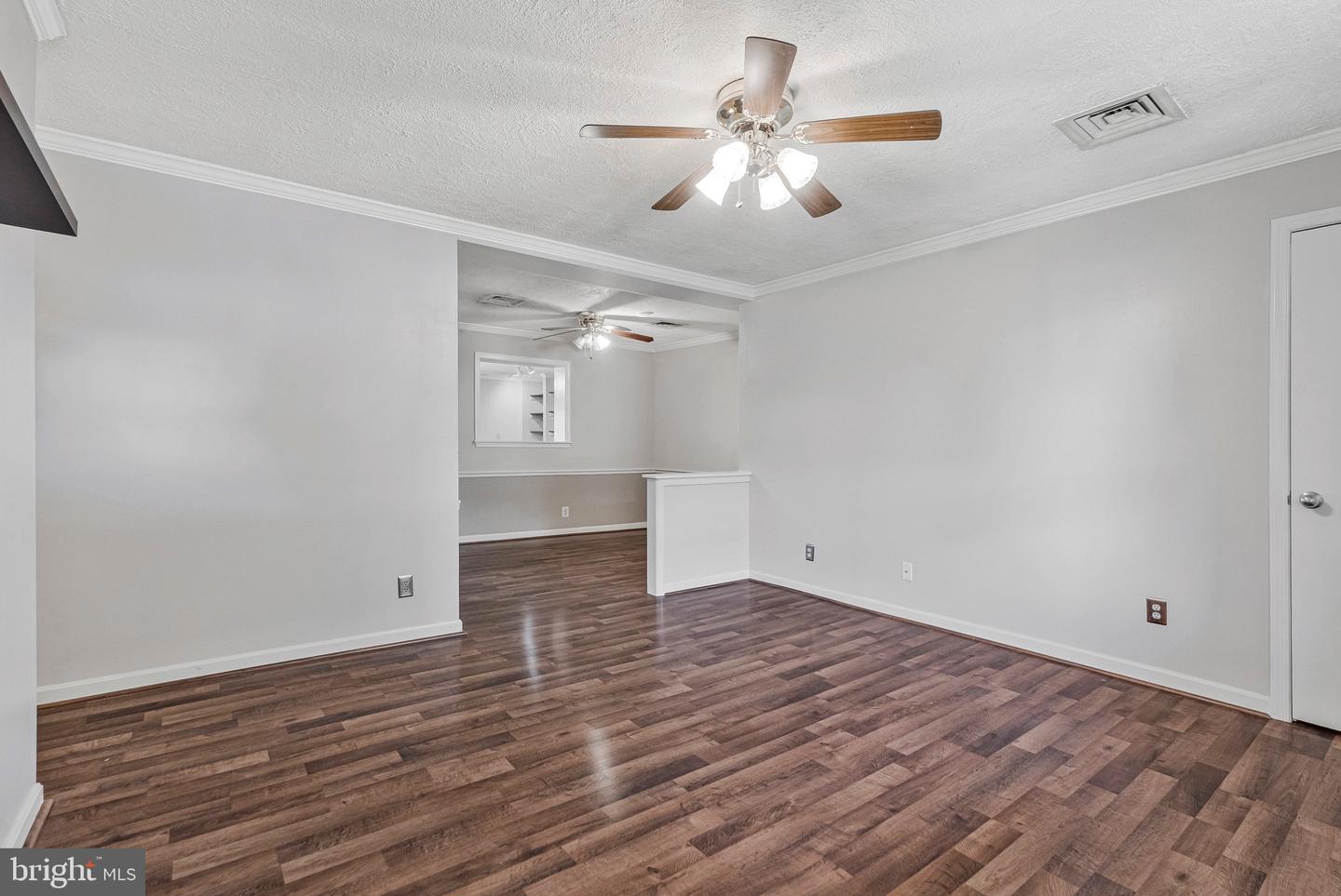 202 N FIR CT, STERLING, Virginia 20164, 3 Bedrooms Bedrooms, 5 Rooms Rooms,2 BathroomsBathrooms,Residential,For sale,202 N FIR CT,VALO2109164 MLS # VALO2109164