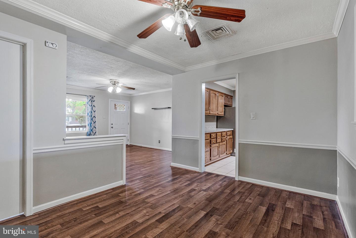 202 N FIR CT, STERLING, Virginia 20164, 3 Bedrooms Bedrooms, 5 Rooms Rooms,2 BathroomsBathrooms,Residential,For sale,202 N FIR CT,VALO2109164 MLS # VALO2109164
