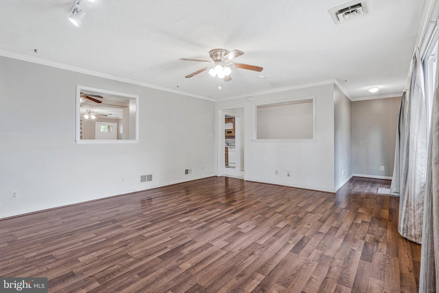 202 N FIR CT, STERLING, Virginia 20164, 3 Bedrooms Bedrooms, 5 Rooms Rooms,2 BathroomsBathrooms,Residential,For sale,202 N FIR CT,VALO2109164 MLS # VALO2109164