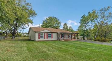 202 N FIR CT, STERLING, Virginia 20164, 3 Bedrooms Bedrooms, 5 Rooms Rooms,2 BathroomsBathrooms,Residential,For sale,202 N FIR CT,VALO2109164 MLS # VALO2109164