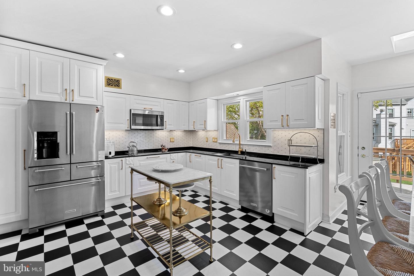5975 WESCOTT HILLS WAY, ALEXANDRIA, Virginia 22315, 3 Bedrooms Bedrooms, ,3 BathroomsBathrooms,Residential,For sale,5975 WESCOTT HILLS WAY,VAFX2275126 MLS # VAFX2275126