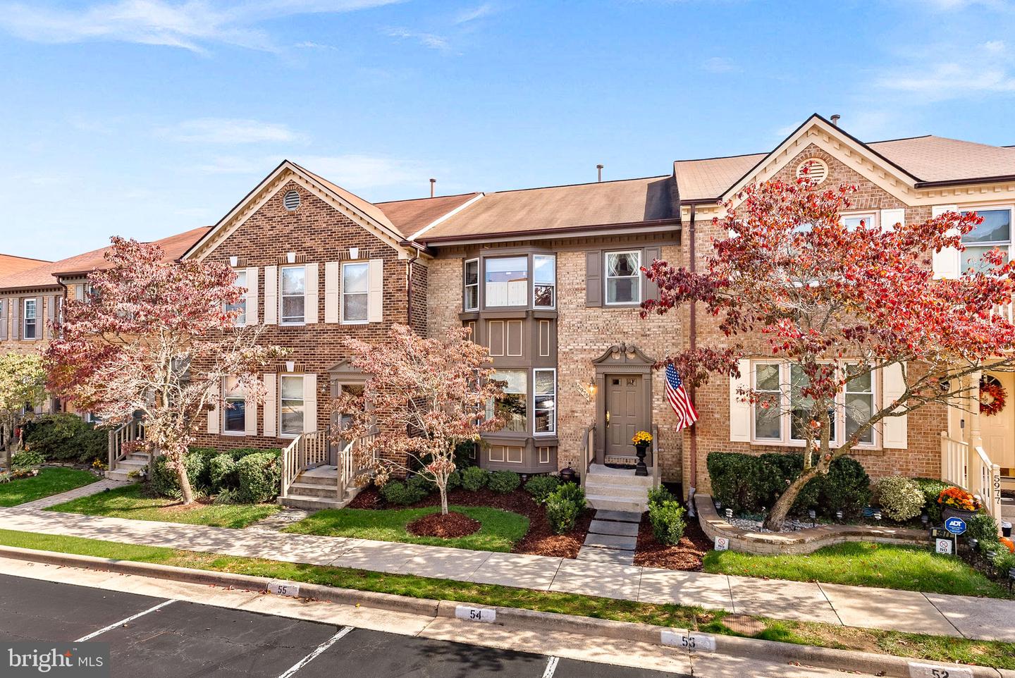 5975 WESCOTT HILLS WAY, ALEXANDRIA, Virginia 22315, 3 Bedrooms Bedrooms, ,3 BathroomsBathrooms,Residential,For sale,5975 WESCOTT HILLS WAY,VAFX2275126 MLS # VAFX2275126