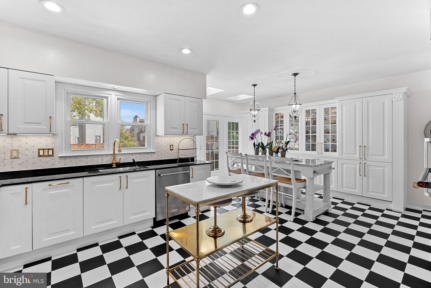5975 WESCOTT HILLS WAY, ALEXANDRIA, Virginia 22315, 3 Bedrooms Bedrooms, ,3 BathroomsBathrooms,Residential,For sale,5975 WESCOTT HILLS WAY,VAFX2275126 MLS # VAFX2275126