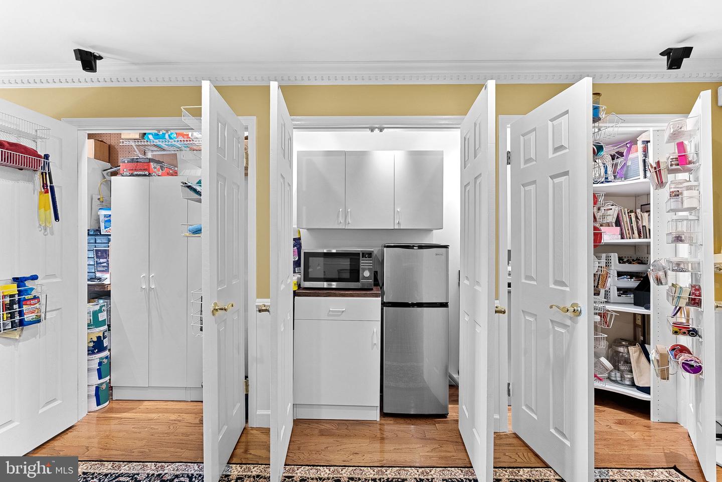 5975 WESCOTT HILLS WAY, ALEXANDRIA, Virginia 22315, 3 Bedrooms Bedrooms, ,3 BathroomsBathrooms,Residential,For sale,5975 WESCOTT HILLS WAY,VAFX2275126 MLS # VAFX2275126