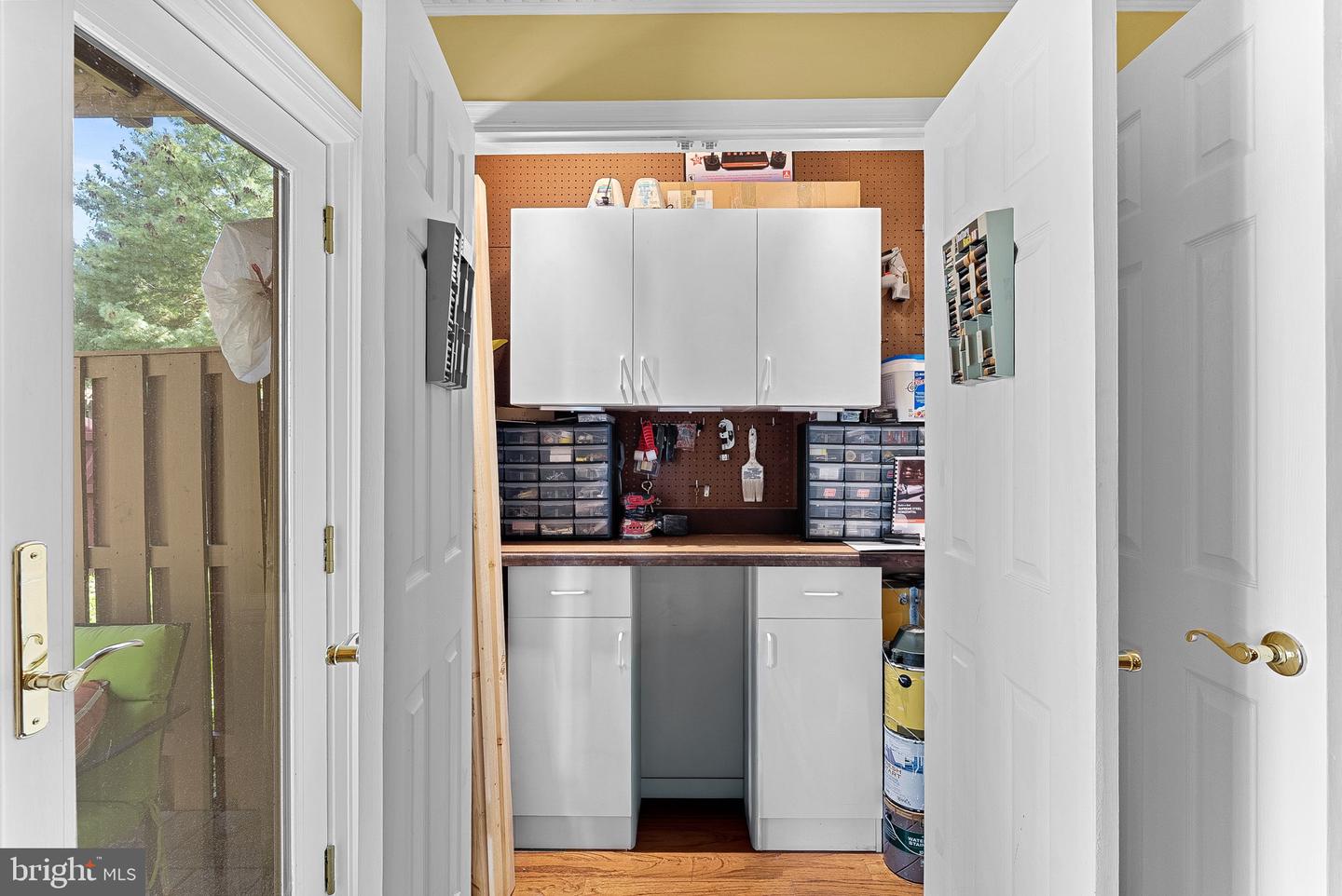 5975 WESCOTT HILLS WAY, ALEXANDRIA, Virginia 22315, 3 Bedrooms Bedrooms, ,3 BathroomsBathrooms,Residential,For sale,5975 WESCOTT HILLS WAY,VAFX2275126 MLS # VAFX2275126