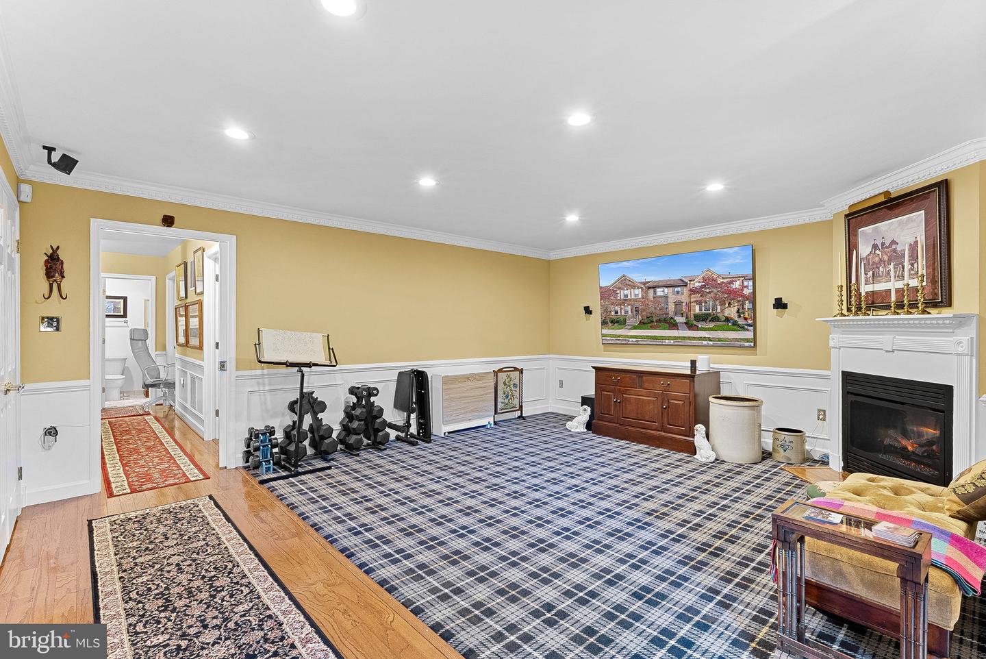 5975 WESCOTT HILLS WAY, ALEXANDRIA, Virginia 22315, 3 Bedrooms Bedrooms, ,3 BathroomsBathrooms,Residential,For sale,5975 WESCOTT HILLS WAY,VAFX2275126 MLS # VAFX2275126