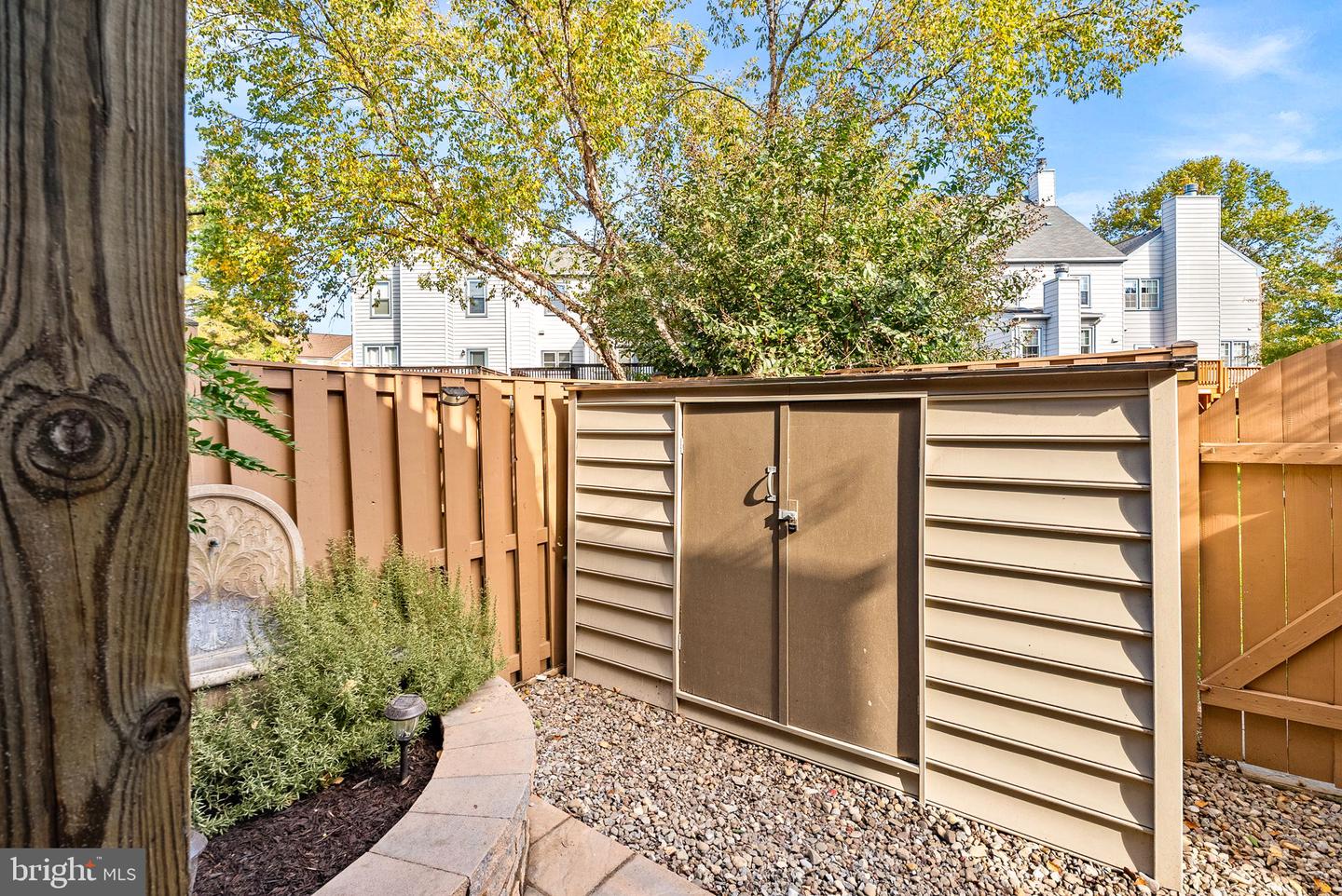 5975 WESCOTT HILLS WAY, ALEXANDRIA, Virginia 22315, 3 Bedrooms Bedrooms, ,3 BathroomsBathrooms,Residential,For sale,5975 WESCOTT HILLS WAY,VAFX2275126 MLS # VAFX2275126