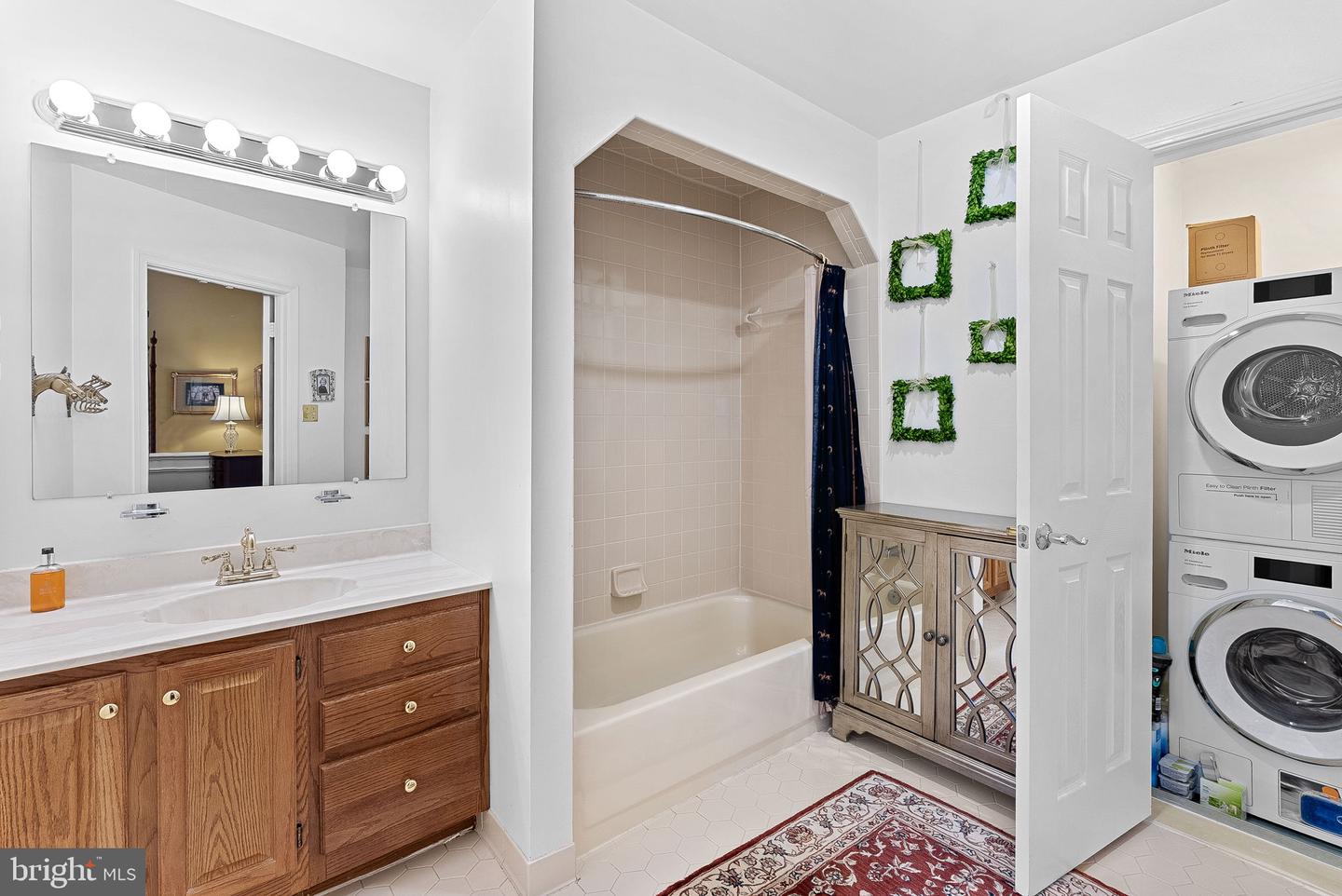 5975 WESCOTT HILLS WAY, ALEXANDRIA, Virginia 22315, 3 Bedrooms Bedrooms, ,3 BathroomsBathrooms,Residential,For sale,5975 WESCOTT HILLS WAY,VAFX2275126 MLS # VAFX2275126