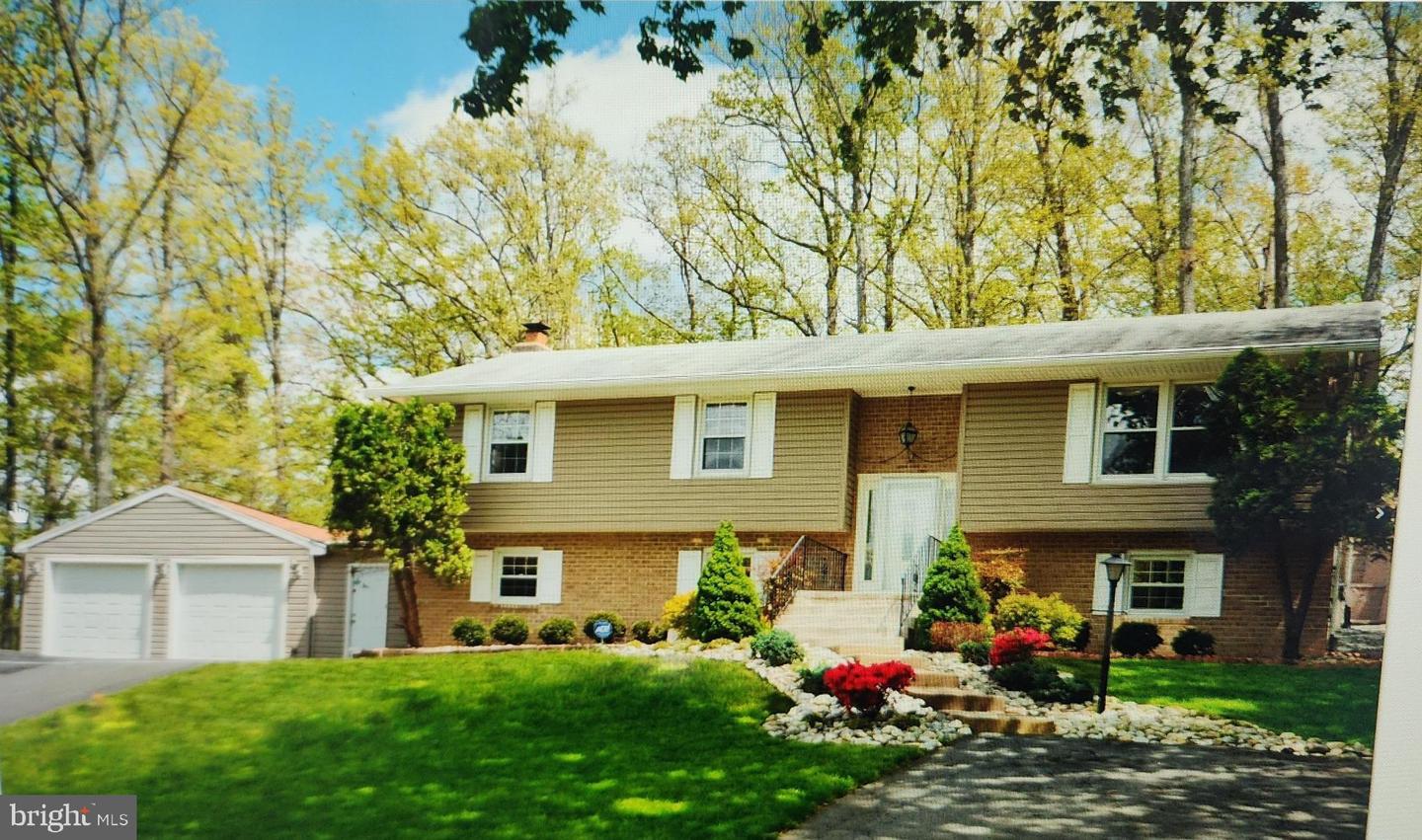 18324 NOB HILL DR, TRIANGLE, Virginia 22172, 5 Bedrooms Bedrooms, ,3 BathroomsBathrooms,Residential,For sale,18324 NOB HILL DR,VAPW2106380 MLS # VAPW2106380