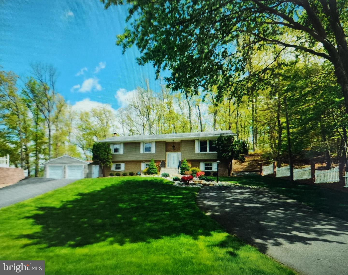 18324 NOB HILL DR, TRIANGLE, Virginia 22172, 5 Bedrooms Bedrooms, ,3 BathroomsBathrooms,Residential,For sale,18324 NOB HILL DR,VAPW2106380 MLS # VAPW2106380