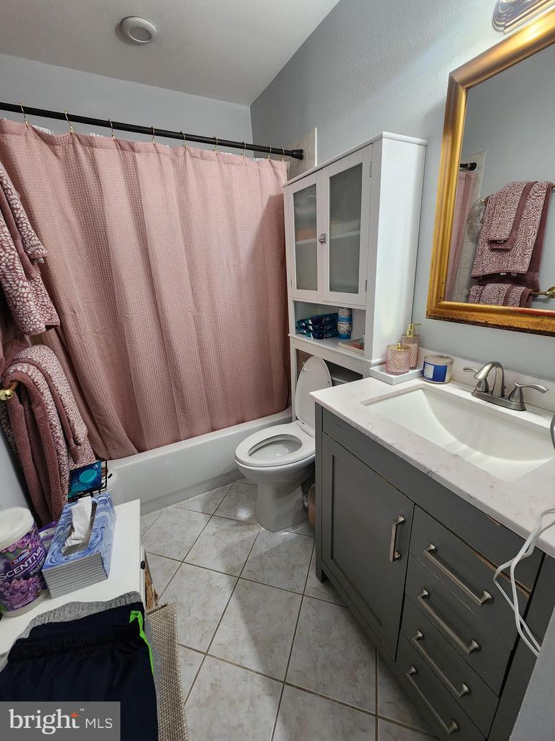 18324 NOB HILL DR, TRIANGLE, Virginia 22172, 5 Bedrooms Bedrooms, ,3 BathroomsBathrooms,Residential,For sale,18324 NOB HILL DR,VAPW2106380 MLS # VAPW2106380