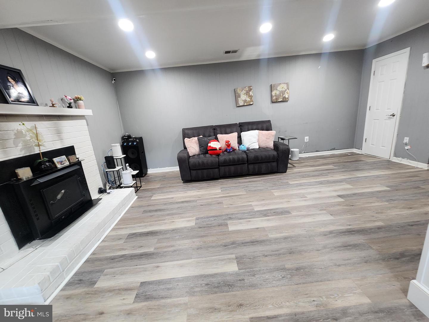 18324 NOB HILL DR, TRIANGLE, Virginia 22172, 5 Bedrooms Bedrooms, ,3 BathroomsBathrooms,Residential,For sale,18324 NOB HILL DR,VAPW2106380 MLS # VAPW2106380