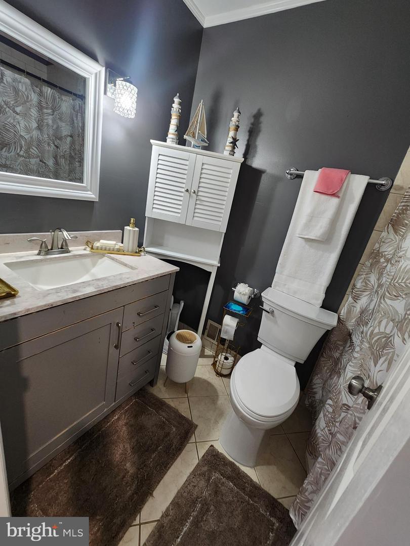 18324 NOB HILL DR, TRIANGLE, Virginia 22172, 5 Bedrooms Bedrooms, ,3 BathroomsBathrooms,Residential,For sale,18324 NOB HILL DR,VAPW2106380 MLS # VAPW2106380
