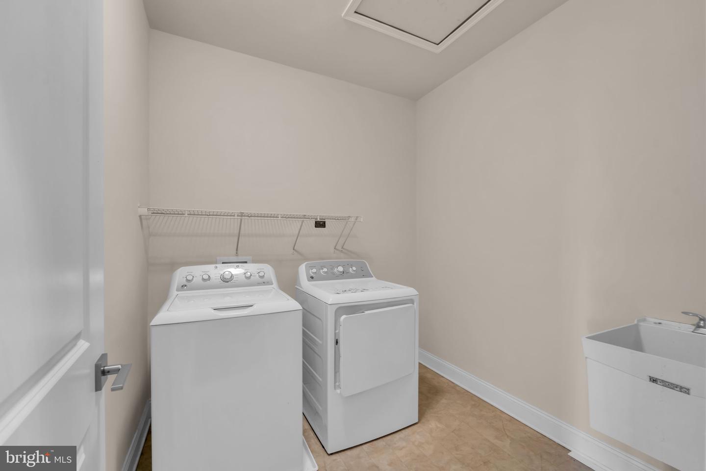 43157 CLARENDON SQ, ASHBURN, Virginia 20148, 3 Bedrooms Bedrooms, ,3 BathroomsBathrooms,Residential,For sale,43157 CLARENDON SQ,VALO2109372 MLS # VALO2109372 43157 CLARENDON SQ, ASHBURN, Virginia 20148, 3 Bedrooms Bedrooms, ,3 BathroomsBathrooms,Residential,For sale,43157 CLARENDON SQ,VALO2109372 MLS # VALO2109372