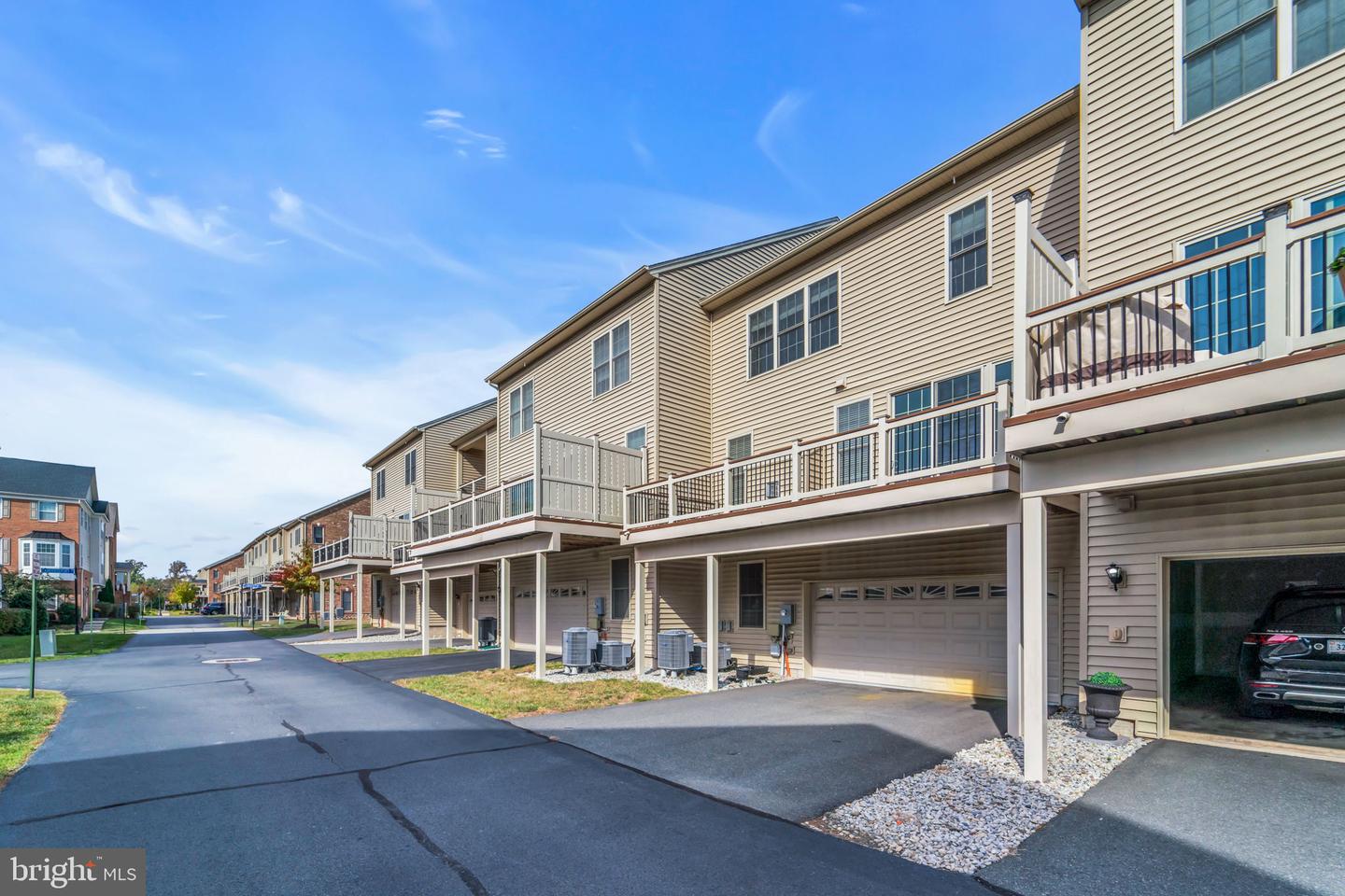 43157 CLARENDON SQ, ASHBURN, Virginia 20148, 3 Bedrooms Bedrooms, ,3 BathroomsBathrooms,Residential,For sale,43157 CLARENDON SQ,VALO2109372 MLS # VALO2109372 43157 CLARENDON SQ, ASHBURN, Virginia 20148, 3 Bedrooms Bedrooms, ,3 BathroomsBathrooms,Residential,For sale,43157 CLARENDON SQ,VALO2109372 MLS # VALO2109372