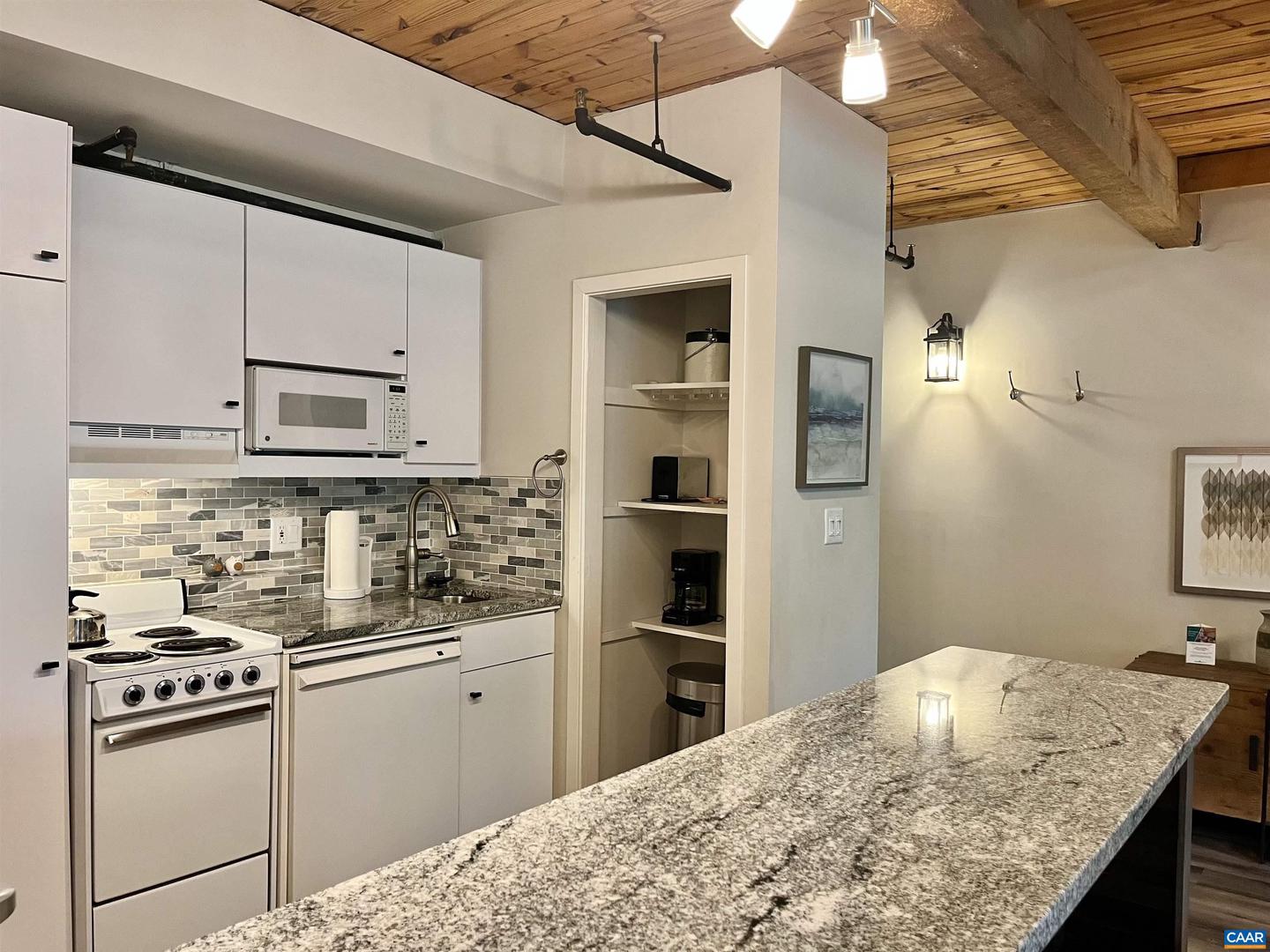 162 MOUNTAIN INN CONDOS, WINTERGREEN, Virginia 22967, 1 Bedroom Bedrooms, ,1 BathroomBathrooms,Residential,For sale,162 MOUNTAIN INN CONDOS,670284 MLS # 670284