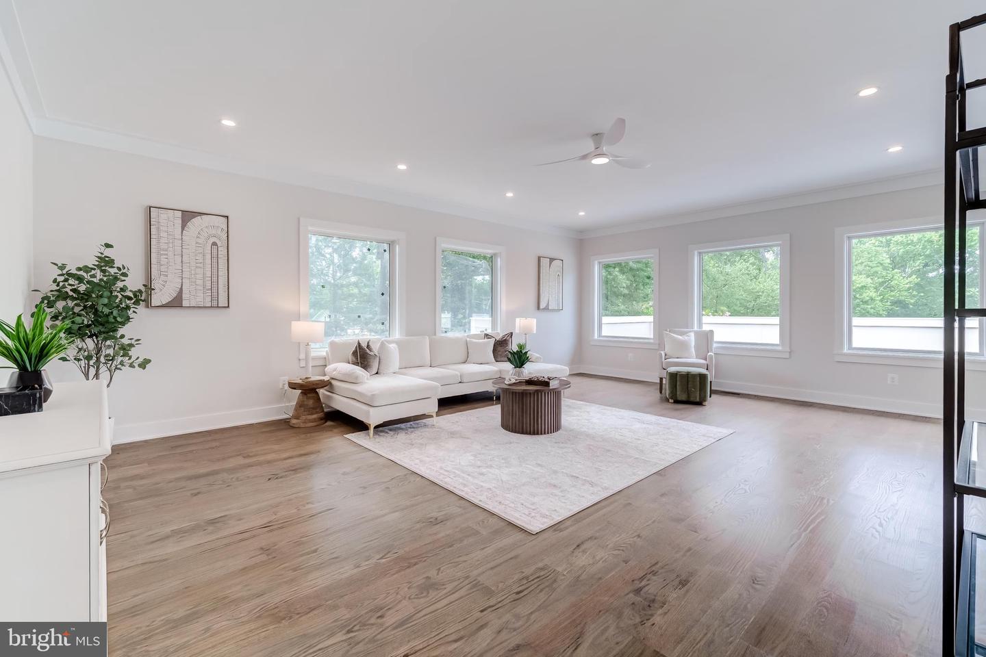 506 KINGSLEY RD SW, VIENNA, Virginia 22180, 6 Bedrooms Bedrooms, ,6 BathroomsBathrooms,Residential,For sale,506 KINGSLEY RD SW,VAFX2275690 MLS # VAFX2275690