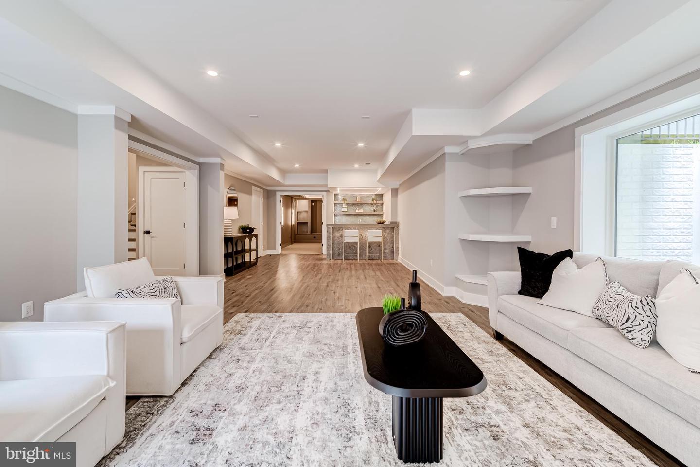 506 KINGSLEY RD SW, VIENNA, Virginia 22180, 6 Bedrooms Bedrooms, ,6 BathroomsBathrooms,Residential,For sale,506 KINGSLEY RD SW,VAFX2275690 MLS # VAFX2275690