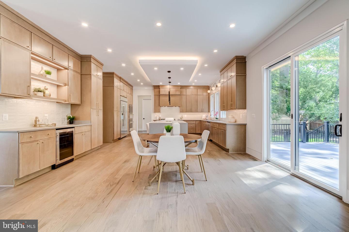 506 KINGSLEY RD SW, VIENNA, Virginia 22180, 6 Bedrooms Bedrooms, ,6 BathroomsBathrooms,Residential,For sale,506 KINGSLEY RD SW,VAFX2275690 MLS # VAFX2275690