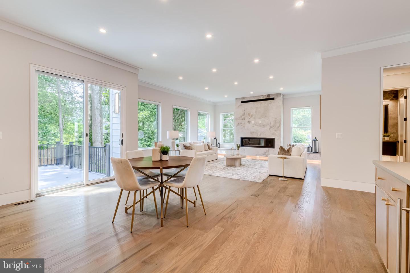 506 KINGSLEY RD SW, VIENNA, Virginia 22180, 6 Bedrooms Bedrooms, ,6 BathroomsBathrooms,Residential,For sale,506 KINGSLEY RD SW,VAFX2275690 MLS # VAFX2275690