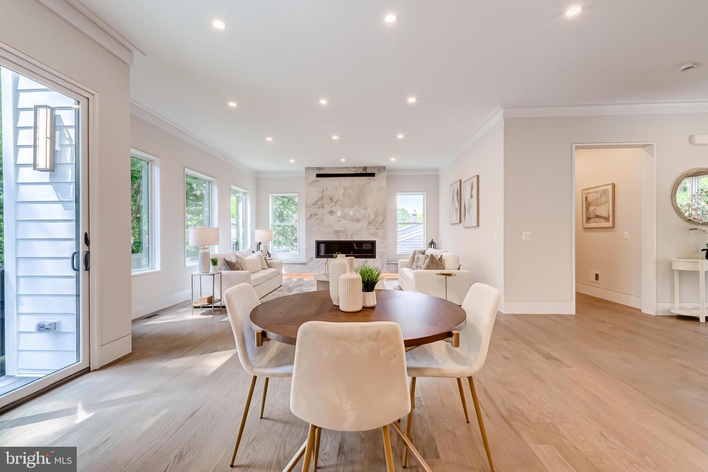 506 KINGSLEY RD SW, VIENNA, Virginia 22180, 6 Bedrooms Bedrooms, ,6 BathroomsBathrooms,Residential,For sale,506 KINGSLEY RD SW,VAFX2275690 MLS # VAFX2275690